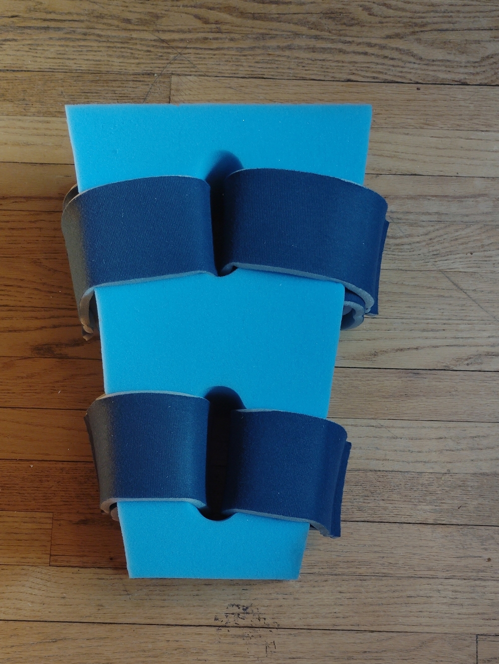 Blue Foam Support Device With Navy Straps